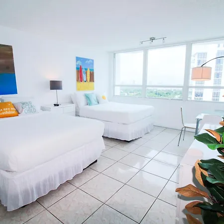 Castle 1608 Intracoastal Bay View Studio, Pool, Tennis, Beach Access & Free Parking